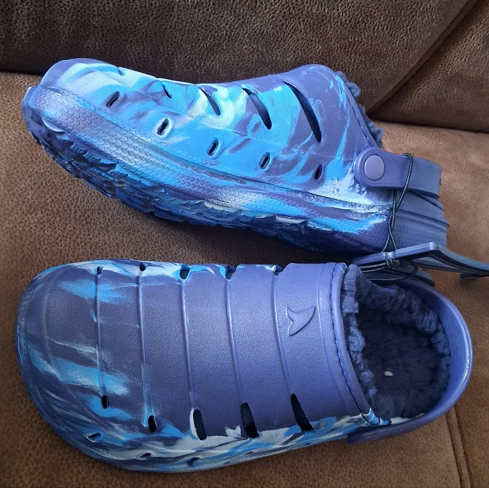 Rugged Shark Kids' Blue Tie Dye Slip-On Clogs with Fleece Lining Size 6